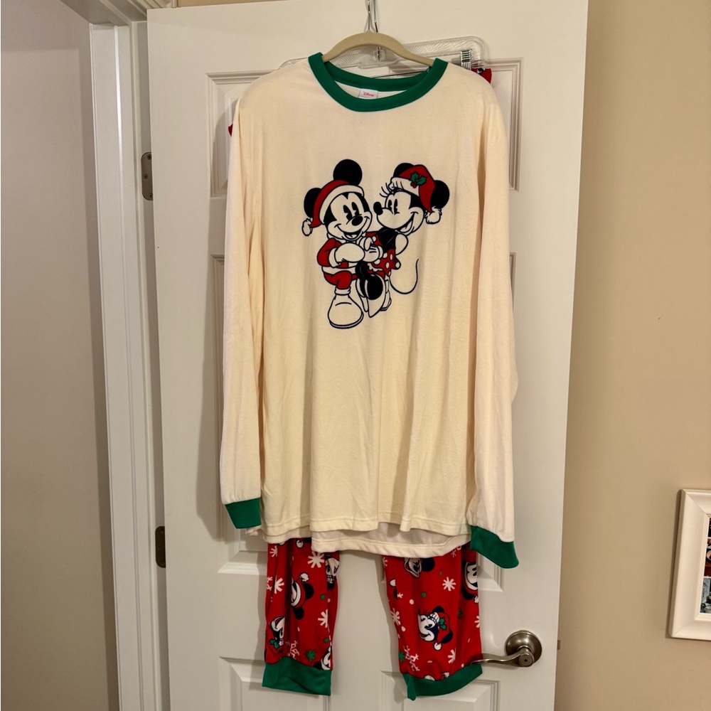 NWT Disney Mickey Mouse Minnie Mouse Men's Pajama Top & Pajama Bottoms Set PJs